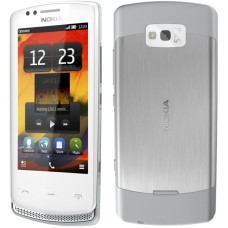 Nokia 700